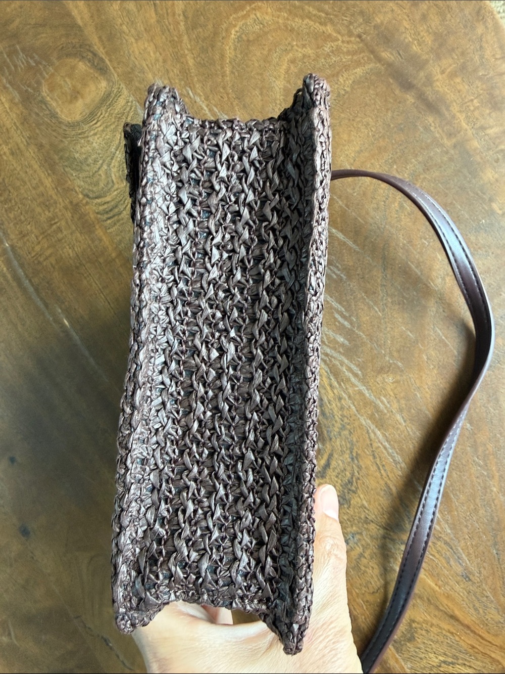 Chocolate Brown Woven Crossbody with Resin Top Handle Gold Hardware - Picture 12 of 14